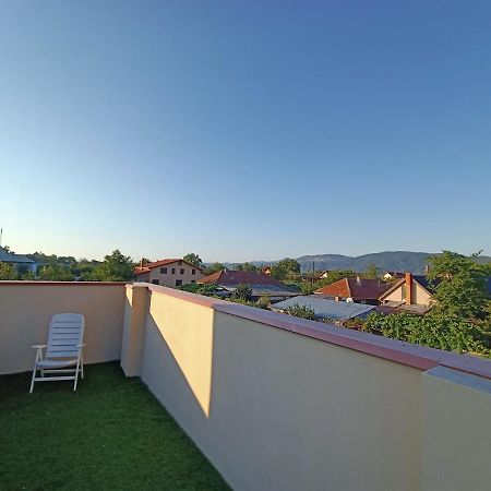 Pensiunea Byblos Piatra Neamţ Extérieur photo