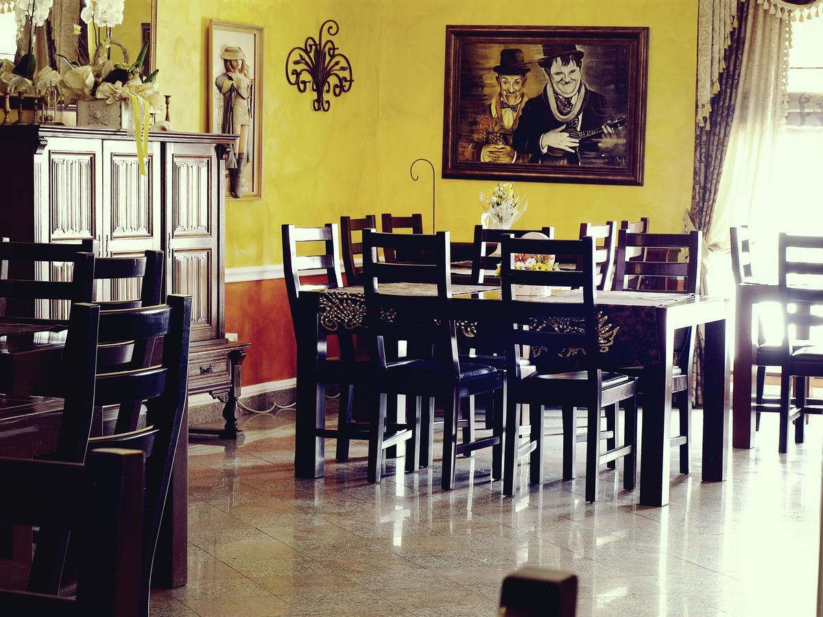 Pensiunea Byblos Piatra Neamţ Extérieur photo